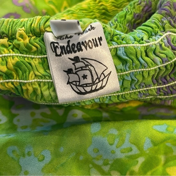 Pretty lightweight dress. Figure forgiving. Cute with sandals. Sz L (runs small) - Picture 10 of 11